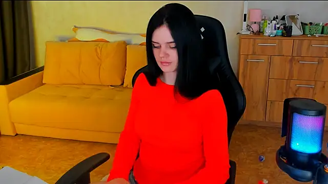 Lora Cain online show from 1, 3, 2025