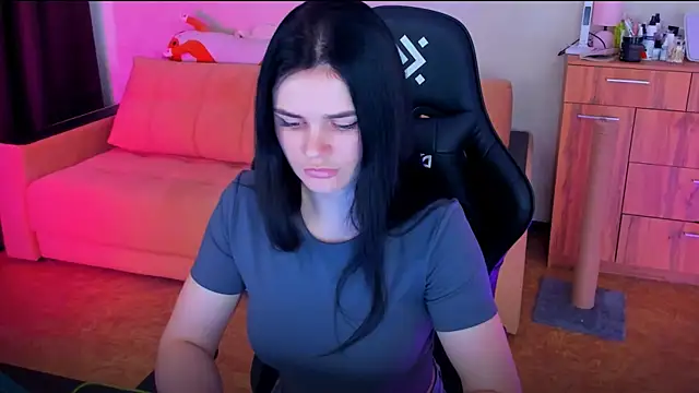 Lora Cain online show from 11, 3, 2025