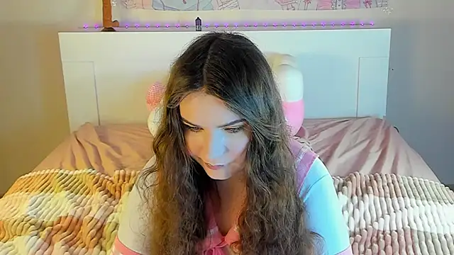 kuraii1  online show from 8, 2, 2025