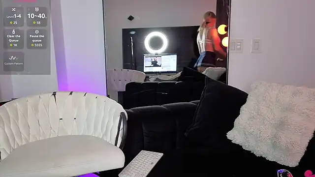 sammanthalove online show from 10, 4, 2026