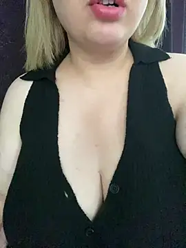 cansuozell online show from 14, 2, 2025