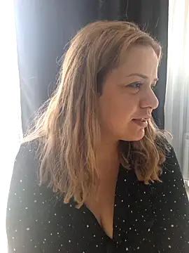 cansuozell online show from 20, 12, 2025