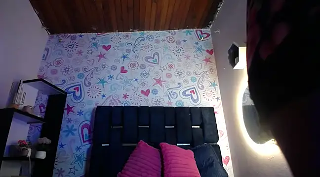 KOURTNEY-- online show from 10, 3, 2025