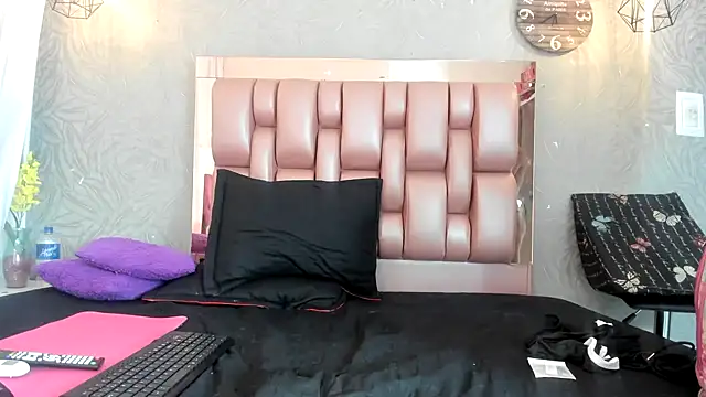 KOURTNEY-- online show from 23, 11, 2025