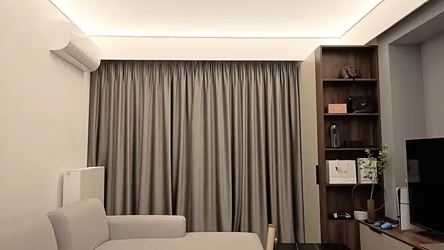 Snapshot of IrisNoire chatting on 18, 12, 2025 IrisNoire online show from 18, 12, 2025