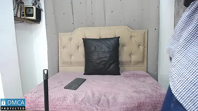 CataFox  online show from 8, 3, 2025