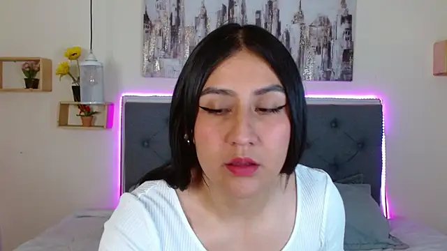 mia aira online show from 26, 9, 2025