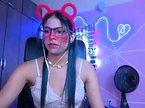 Snapshot of _ALLYSON18_ chatting on 22, 1, 2025 ALLYSON18 online show from 22, 1, 2025