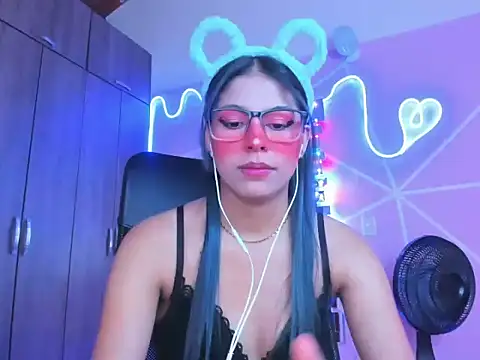 Snapshot of _ALLYSON18_ chatting on 2, 2, 2025 ALLYSON18 online show from 2, 2, 2025