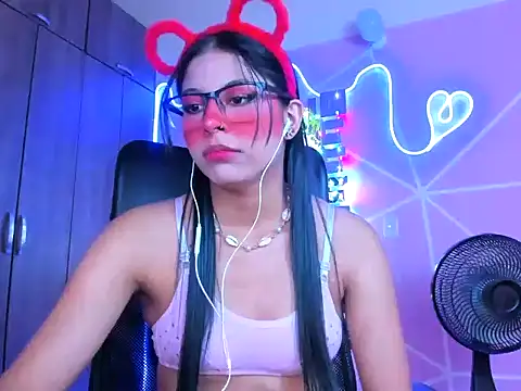 Snapshot of _ALLYSON18_ chatting on 6, 2, 2025 ALLYSON18 online show from 6, 2, 2025