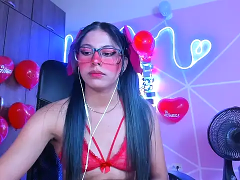 Snapshot of _ALLYSON18_ chatting on 14, 2, 2025 ALLYSON18 online show from 14, 2, 2025