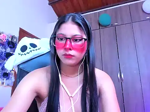 Snapshot of _ALLYSON18_ chatting on 15, 10, 2025 ALLYSON18 online show from 15, 10, 2025