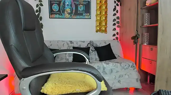 Snapshot of mikee_scooth chatting on 11, 1, 2025 mikee scooth online show from 11, 1, 2025