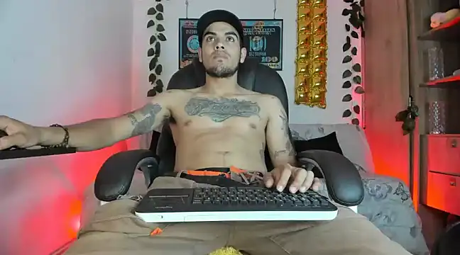 Snapshot of mikee_scooth chatting on 12, 1, 2025 mikee scooth online show from 12, 1, 2025