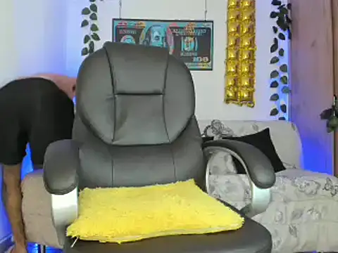 Snapshot of mikee_scooth chatting on 14, 1, 2025 mikee scooth online show from 14, 1, 2025