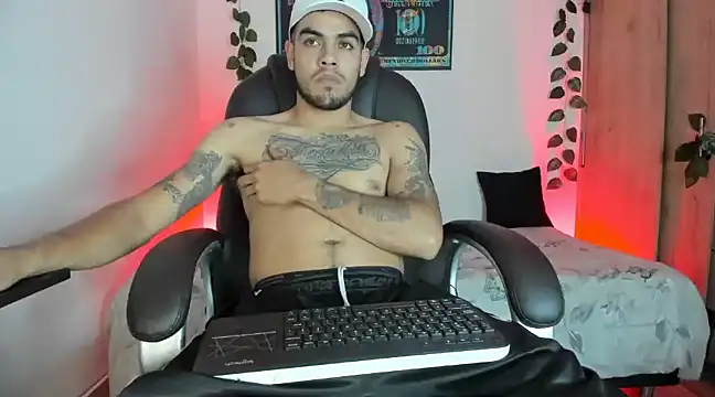 Snapshot of mikee_scooth chatting on 27, 2, 2025 mikee scooth online show from 27, 2, 2025