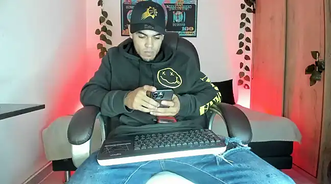 Snapshot of mikee_scooth chatting on 3, 3, 2025 mikee scooth online show from 3, 3, 2025