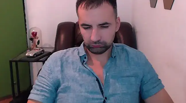 Snapshot of Leo_1617 chatting on 3, 12, 2024 Leo 1617 online show from 3, 12, 2024