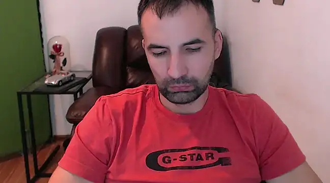 Snapshot of Leo_1617 chatting on 4, 12, 2024 Leo 1617 online show from 4, 12, 2024