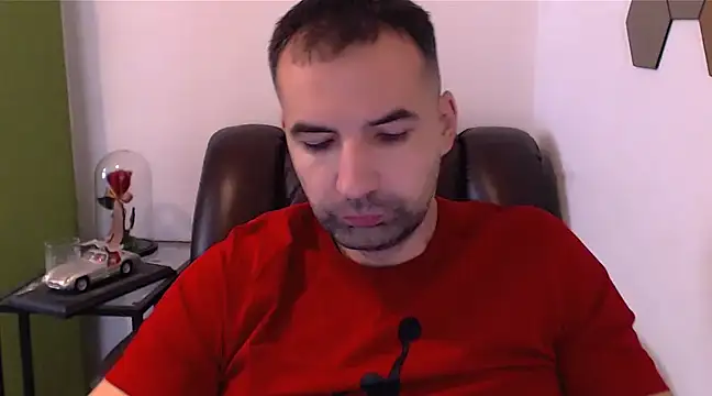 Snapshot of Leo_1617 chatting on 19, 12, 2024 Leo 1617 online show from 19, 12, 2024