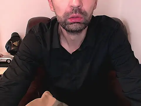 Snapshot of Leo_1617 chatting on 20, 10, 2025 Leo 1617 online show from 20, 10, 2025