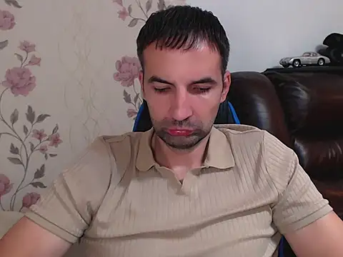 Snapshot of Leo_1617 chatting on 4, 11, 2025 Leo 1617 online show from 4, 11, 2025