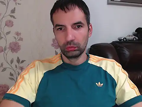 Snapshot of Leo_1617 chatting on 13, 11, 2025 Leo 1617 online show from 13, 11, 2025