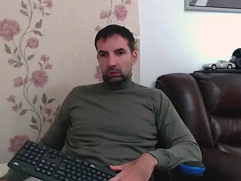 Snapshot of Leo_1617 chatting on 16, 12, 2025 Leo 1617 online show from 16, 12, 2025