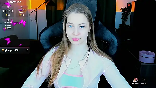 CuteMousee online show from 10, 3, 2026