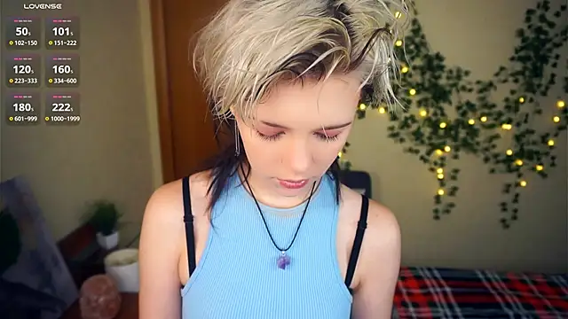 Snapshot of EngelAlman chatting on 11, 9, 2025 EngelAlman online show from 11, 9, 2025