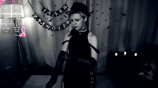 Snapshot of EngelAlman chatting on 9, 10, 2025 EngelAlman online show from 9, 10, 2025