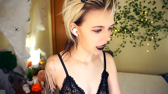 Snapshot of EngelAlman chatting on 29, 10, 2025 EngelAlman online show from 29, 10, 2025