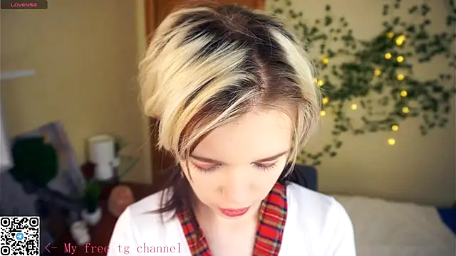 Snapshot of EngelAlman chatting on 13, 11, 2025 EngelAlman online show from 13, 11, 2025