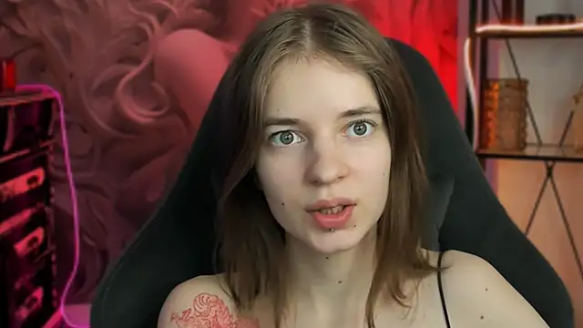 TinaDavil online show from 4, 2, 2025