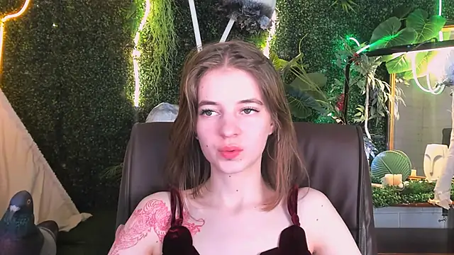 TinaDavil online show from 25, 2, 2025