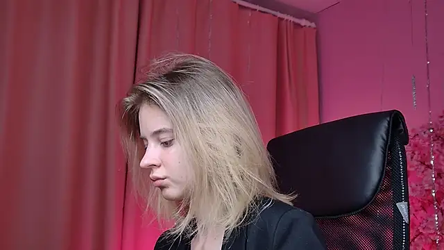 Snapshot of TinaDavil chatting on 10, 2, 2026 TinaDavil online show from 10, 2, 2026