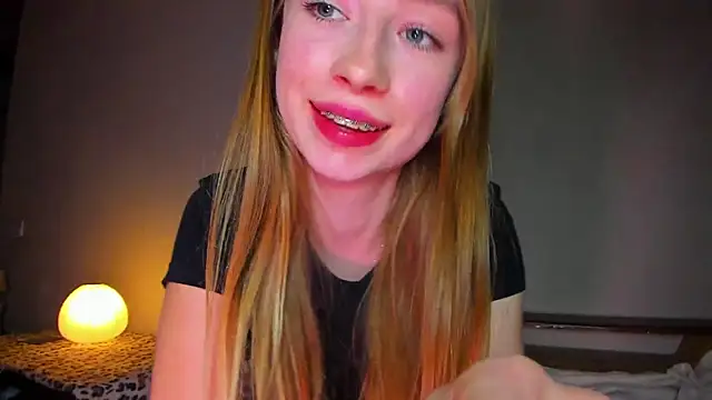 minidivaa  online show from 2, 4, 2026