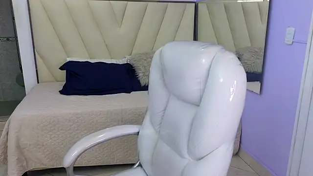 Snapshot of Sexy_paradise18_ chatting on 31, 12, 2024 Sexy paradise18 online show from 31, 12, 2024