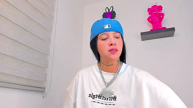 Snapshot of Gangster_Girl chatting on 2, 1, 2025 Gangster Girl online show from 2, 1, 2025