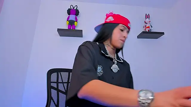 Snapshot of Gangster_Girl chatting on 5, 2, 2025 Gangster Girl online show from 5, 2, 2025