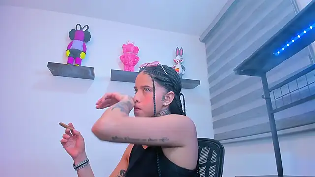 Snapshot of Gangster_Girl chatting on 4, 10, 2025 Gangster Girl online show from 4, 10, 2025