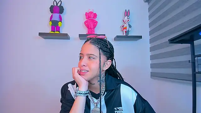 Snapshot of Gangster_Girl chatting on 5, 10, 2025 Gangster Girl online show from 5, 10, 2025