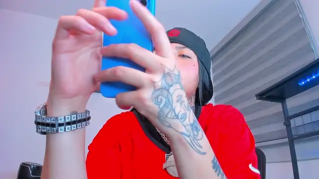 Snapshot of Gangster_Girl chatting on 12, 11, 2025 Gangster Girl online show from 12, 11, 2025