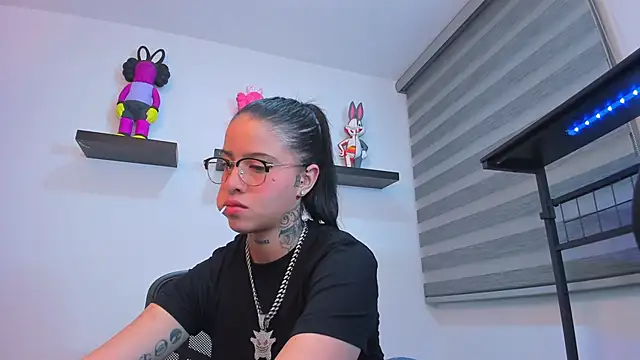 Snapshot of Gangster_Girl chatting on 28, 11, 2025 Gangster Girl online show from 28, 11, 2025