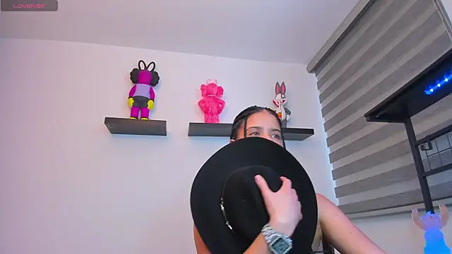 Gangster Girl online show from 14, 1, 2026