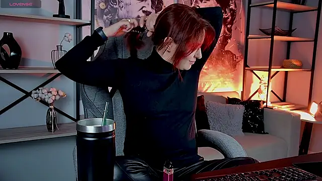 Lana  May online show from 27, 9, 2025