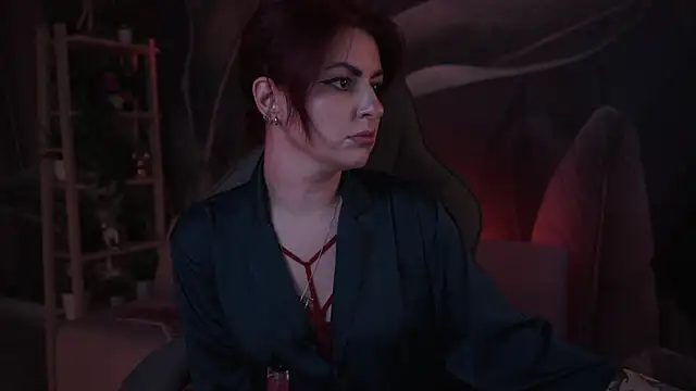 Lana  May online show from 22, 10, 2025