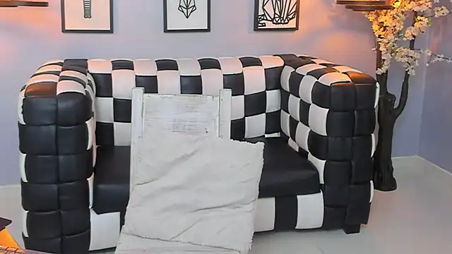 SARAFOXX  online show from 6, 12, 2024