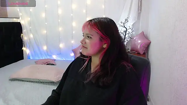 mixie cute online show from 18, 12, 2024