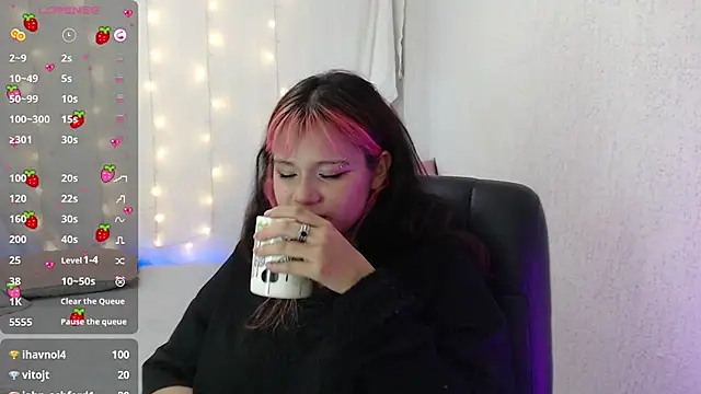 mixie cute online show from 20, 12, 2024